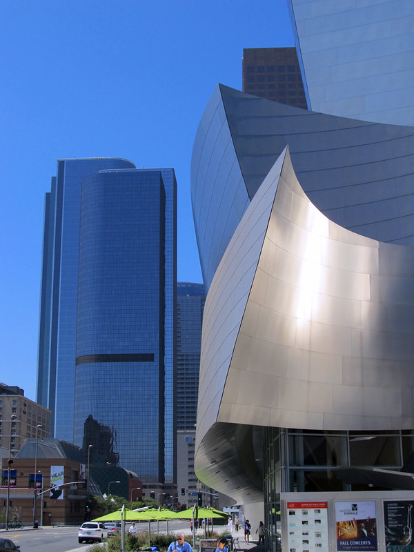 few-ways-look-frank-gehry